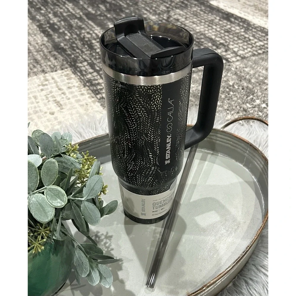 Stanley‎ x Calia 30oz Flowstate Quencher H2.0 Tumbler Black Serpent Brand New - Picture 2 of 4